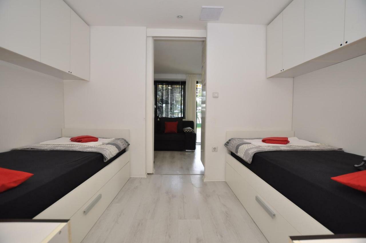 Apartment Toya Slatine Buitenkant foto