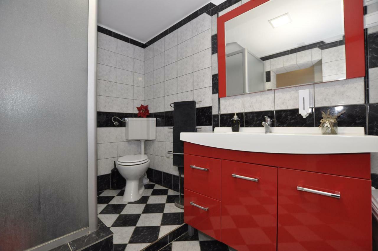 Apartment Toya Slatine Buitenkant foto