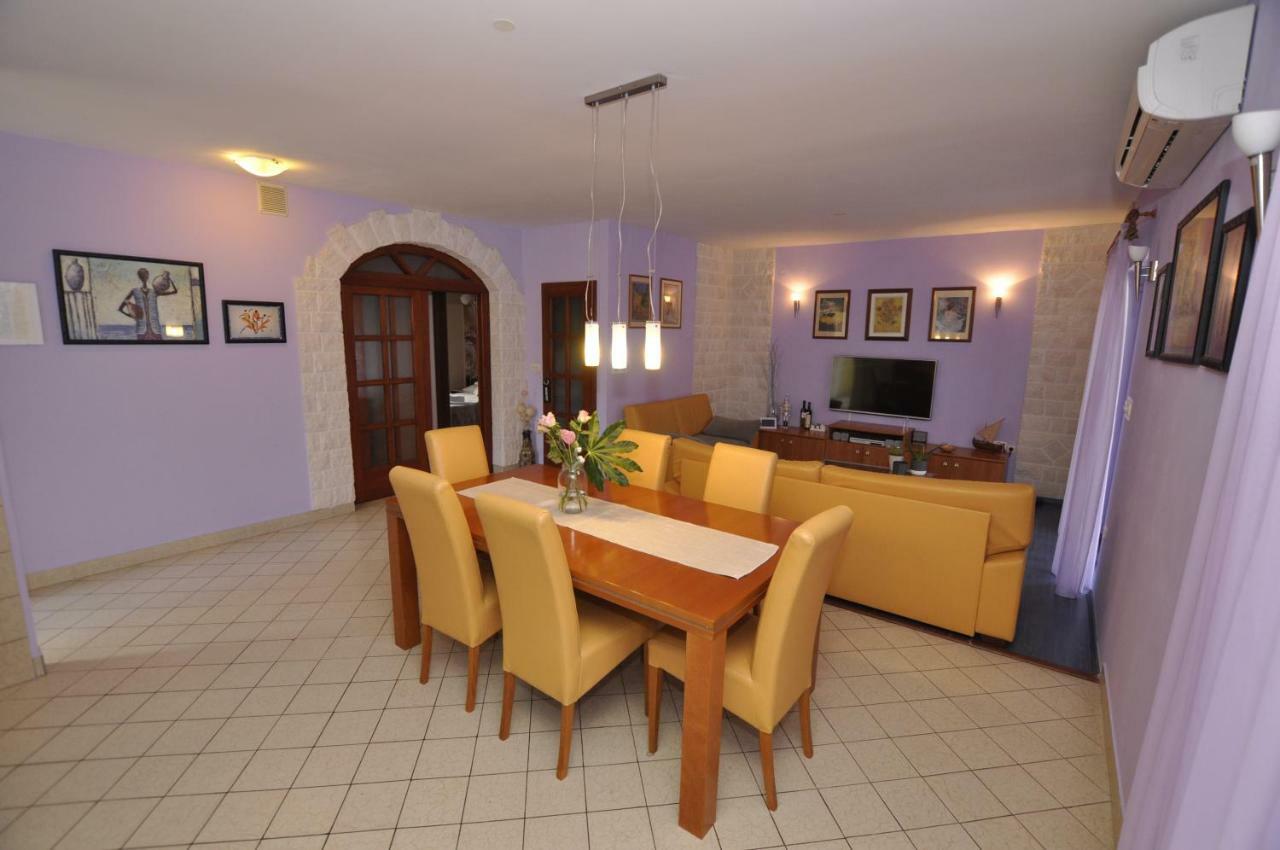 Apartment Toya Slatine Buitenkant foto