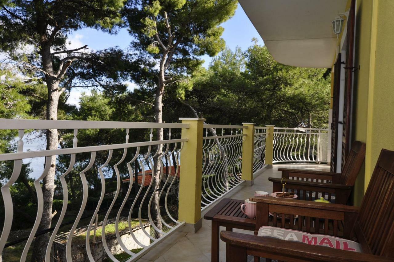 Apartment Toya Slatine Buitenkant foto