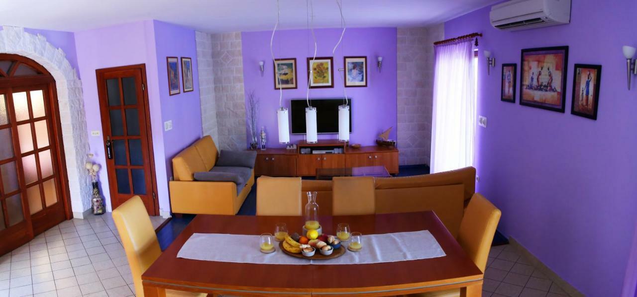 Apartment Toya Slatine Buitenkant foto