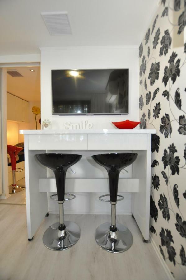 Apartment Toya Slatine Buitenkant foto