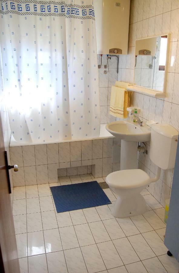 Apartment Toya Slatine Buitenkant foto