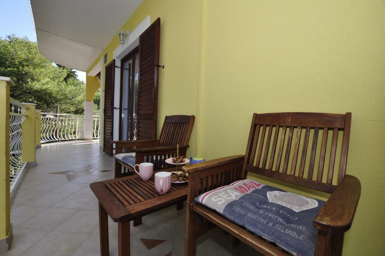 Apartment Toya Slatine Buitenkant foto